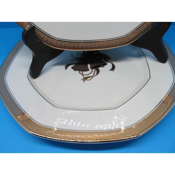 Mikasa Happy Bells Luncheon Accent Octagonal Plates 9" Set of 2 - Picture 4 of 9